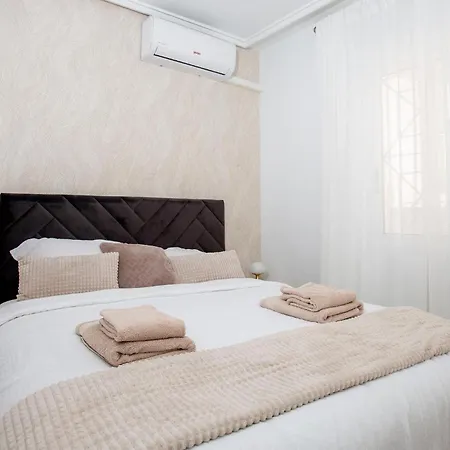 3 Bedroom Lovely In Τορεβιέχα