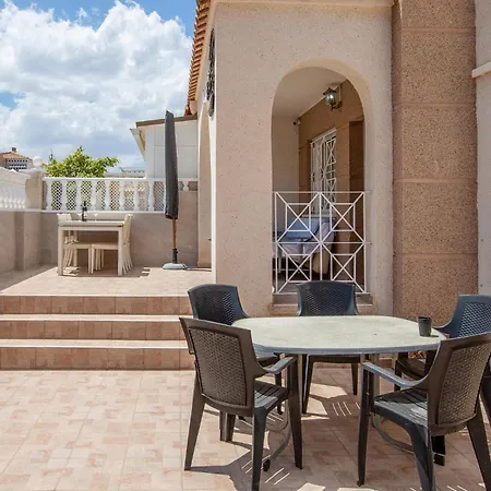 3 Bedroom Lovely In * Τορεβιέχα