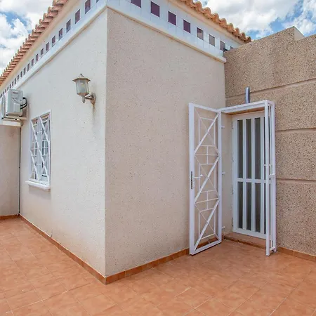 Hébergement de vacances 3 Bedroom Lovely In *